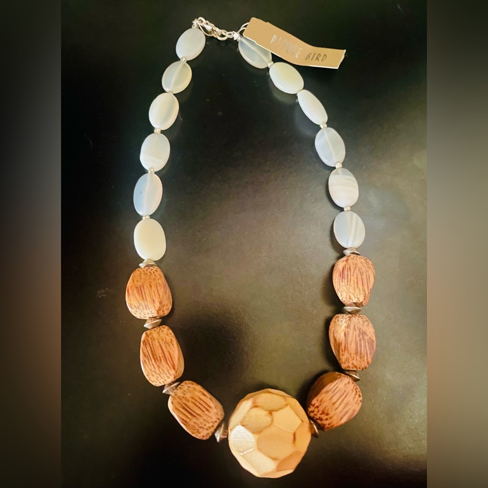 Peyote Bird Wood and White Bead Necklace, NWT. - Picture 3 of 13